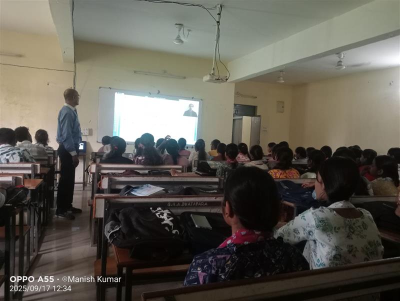 Govt. G. N. A. P.G. College, Bhatapara | Govt. College Bhatapara-Lecture equipped with multimedia tools 